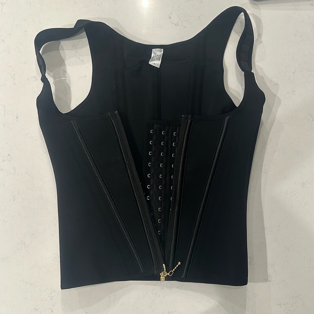 Shape wear with corset and over zipper